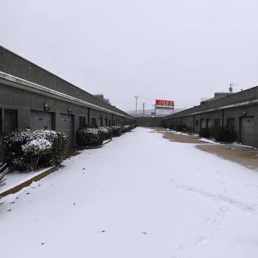 Motel Emporio Cabezon de Pisuerga Bagian luar foto