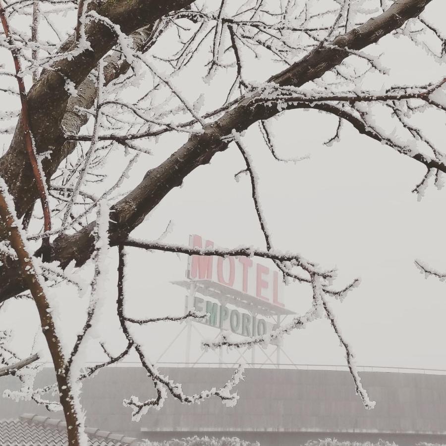 Motel Emporio Cabezon de Pisuerga Bagian luar foto