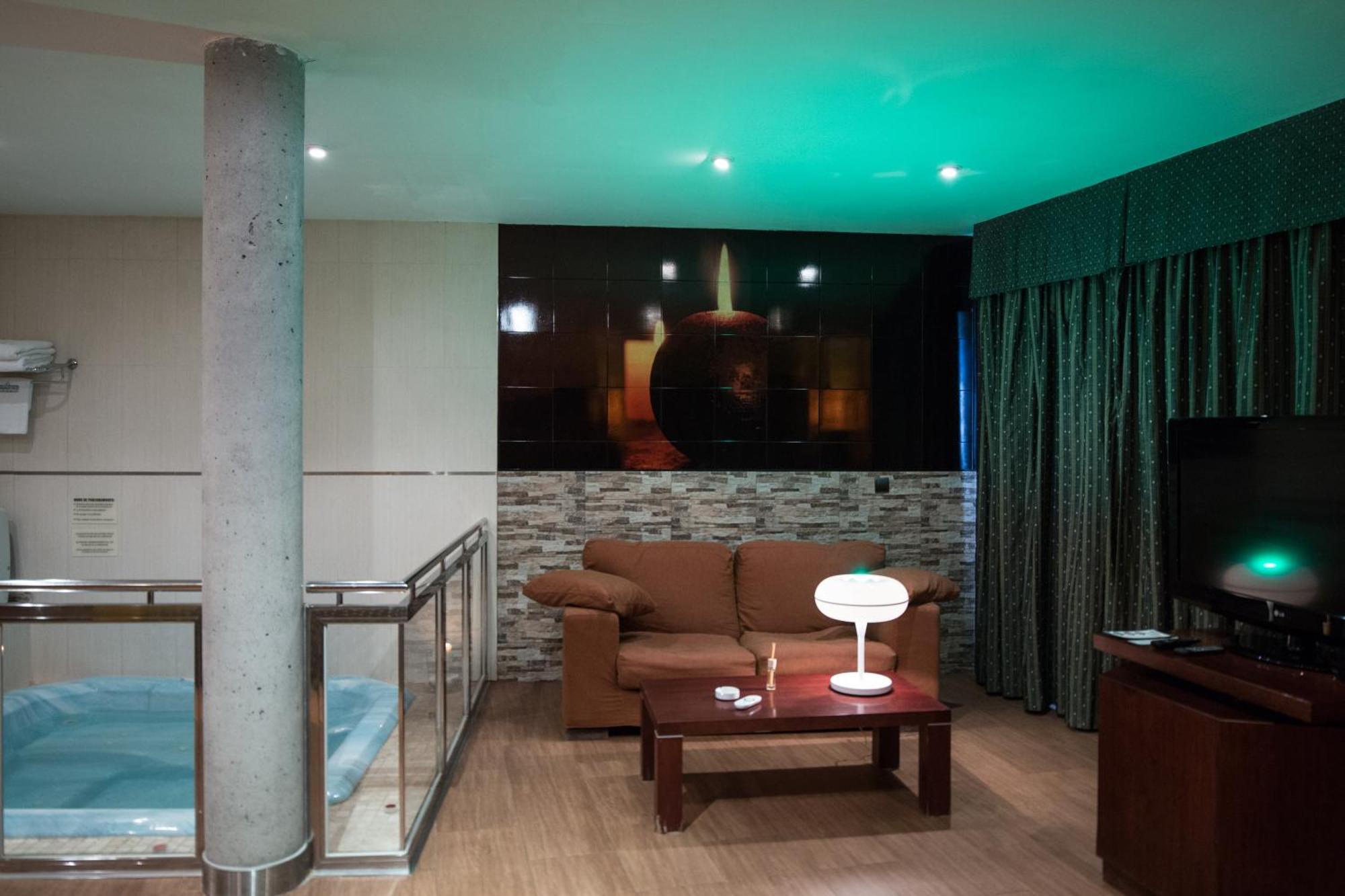 Motel Emporio Cabezon de Pisuerga Bagian luar foto